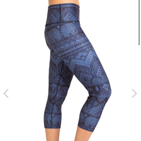 Inner Fire Cropped Leggings - Size 8 - Sacred Elephant - Picture 2 of 9